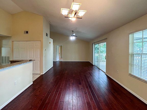 4th image of 10000 SW 52nd Ave APT U130