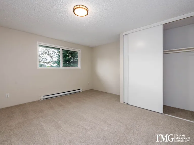 Brentwood Apartments — Photo 20