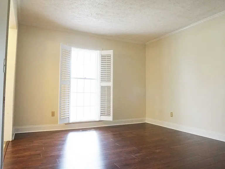 318 Foxhall Ct — Photo 5