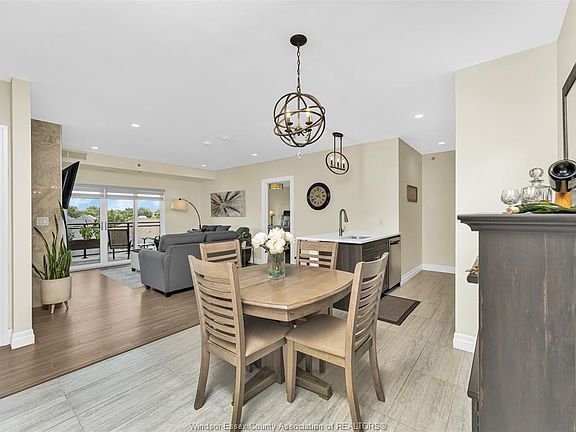 5th image of 250 Manning Rd #406