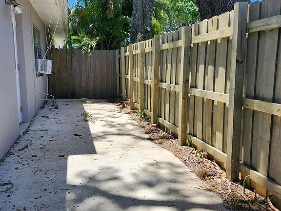 4th image of 912 W Las Olas Blvd