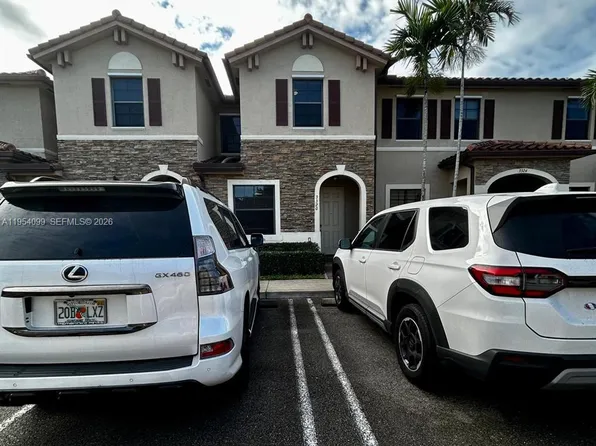 3320 W 92nd Pl, Hialeah, FL 33018