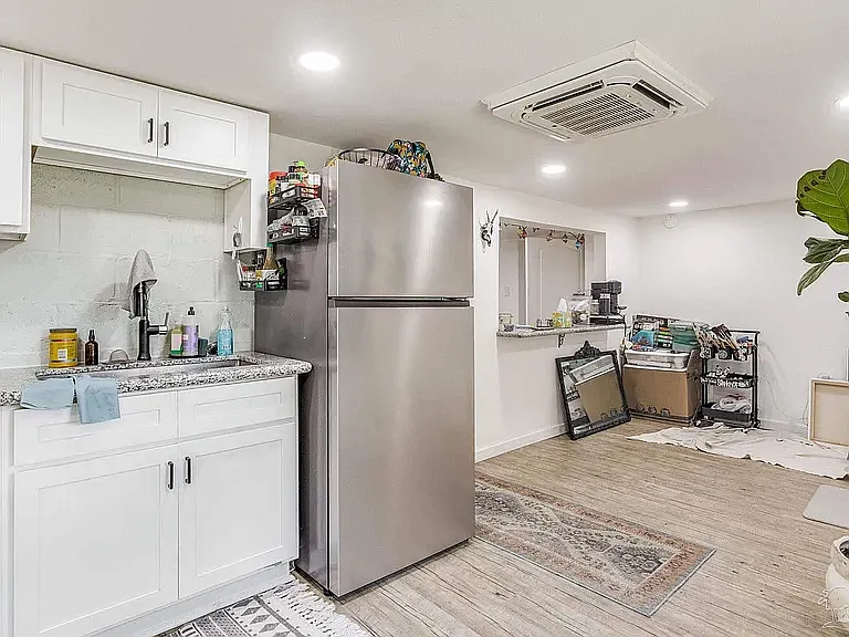 3401 W Jackson St #C — Photo 3