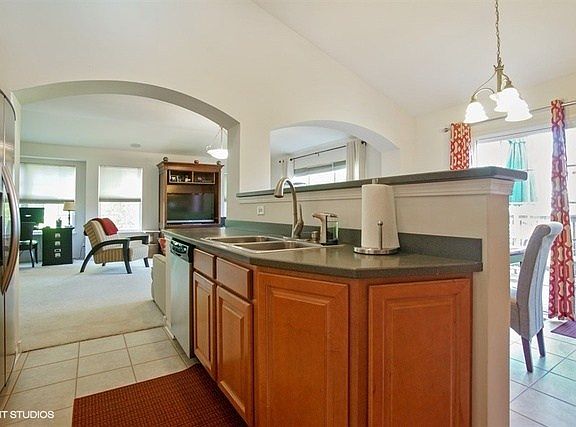 3rd image of 320 Toscana