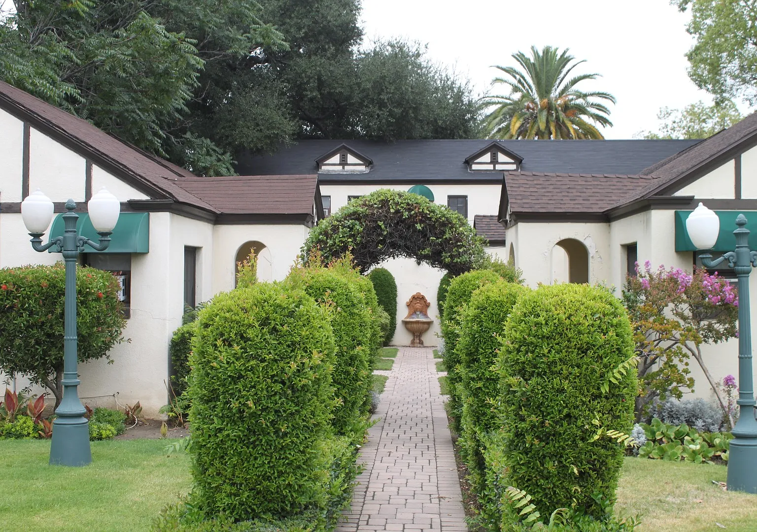 The Bungalows — Photo 4