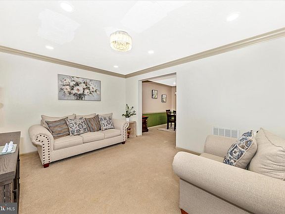 4th image of 504 Sage Hen Way