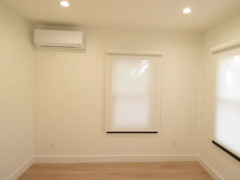 317 Ocean Park Blvd — Photo 9