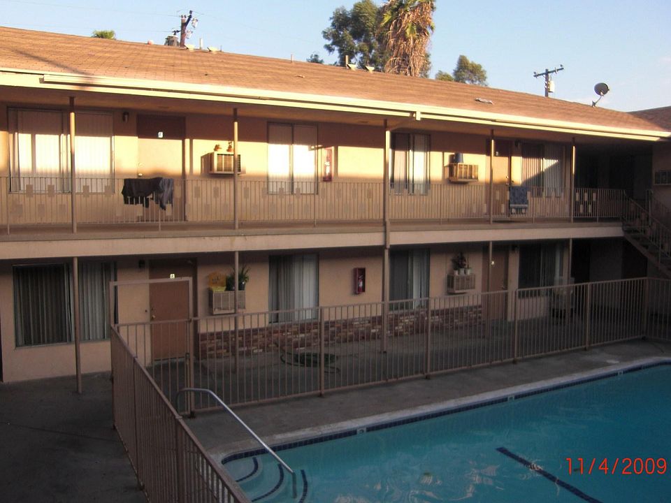 2nd image of 1382 W Orange Grove Ave APT D