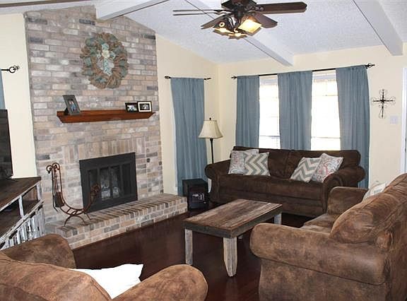 4th image of 3213 Pioneer Cir