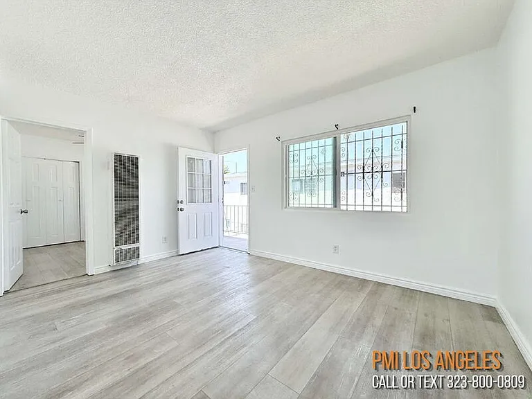 8306 S Main St #4 — Photo 8