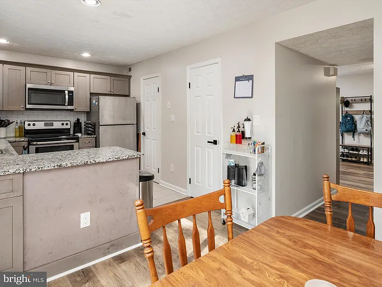 2139 Commissary Cir — Photo 13