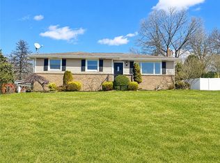 911 Richview Dr, New Castle, PA 16101
