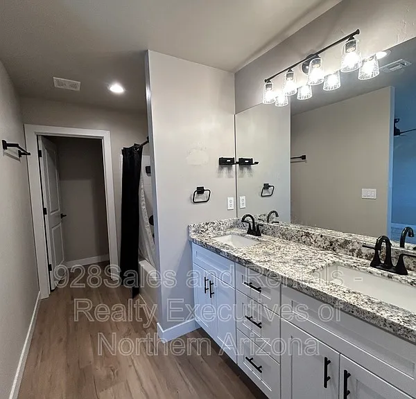 12217 Bliss Ave — Photo 20