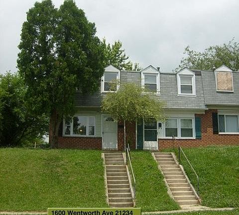 Nice end of group location with large front and side yard