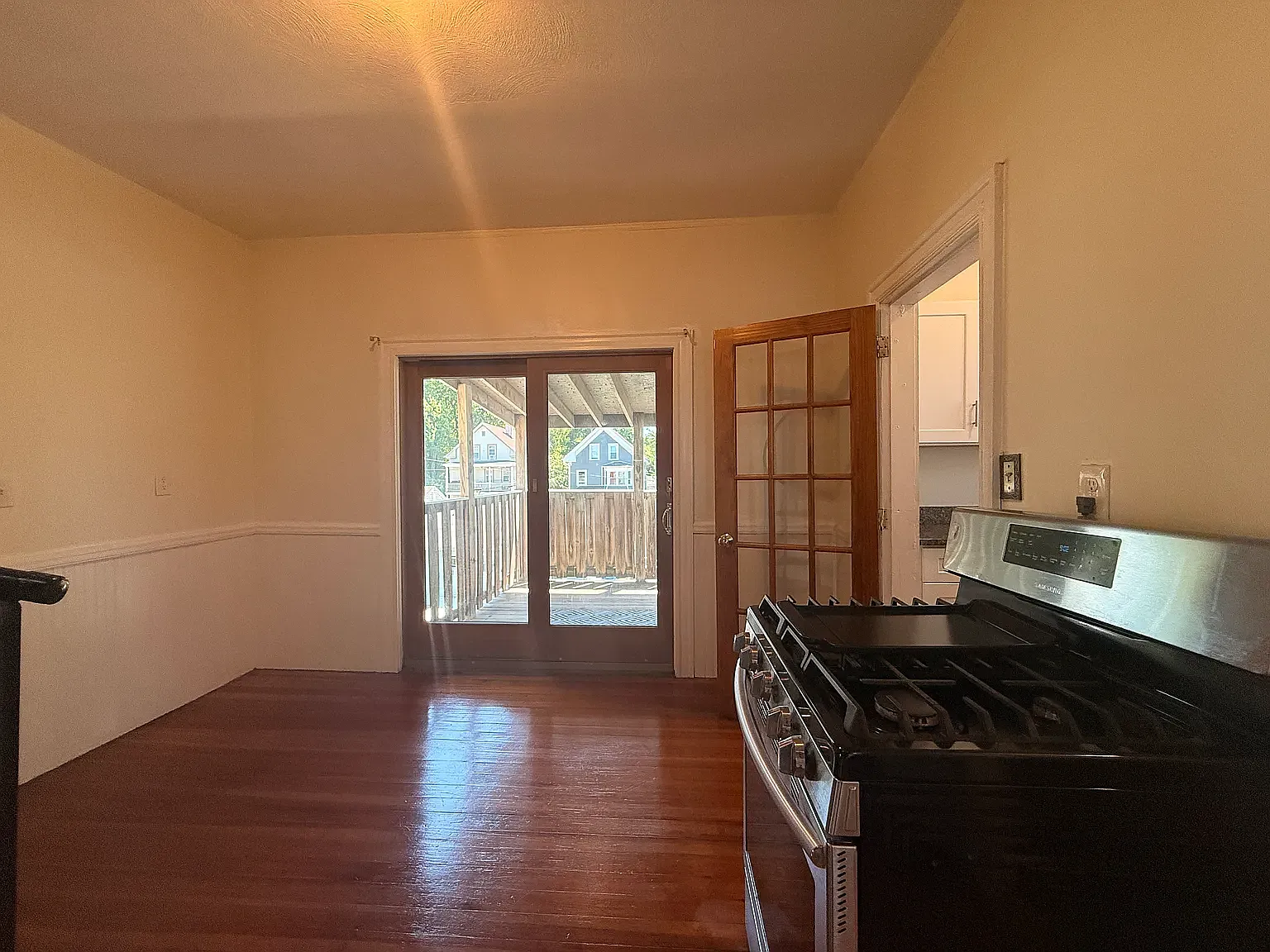 3 bed, 1600 sqft, $1,900 — Photo 3