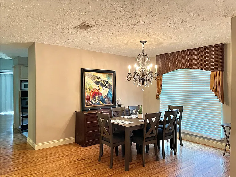 3023 Sam Houston Dr — Photo 8