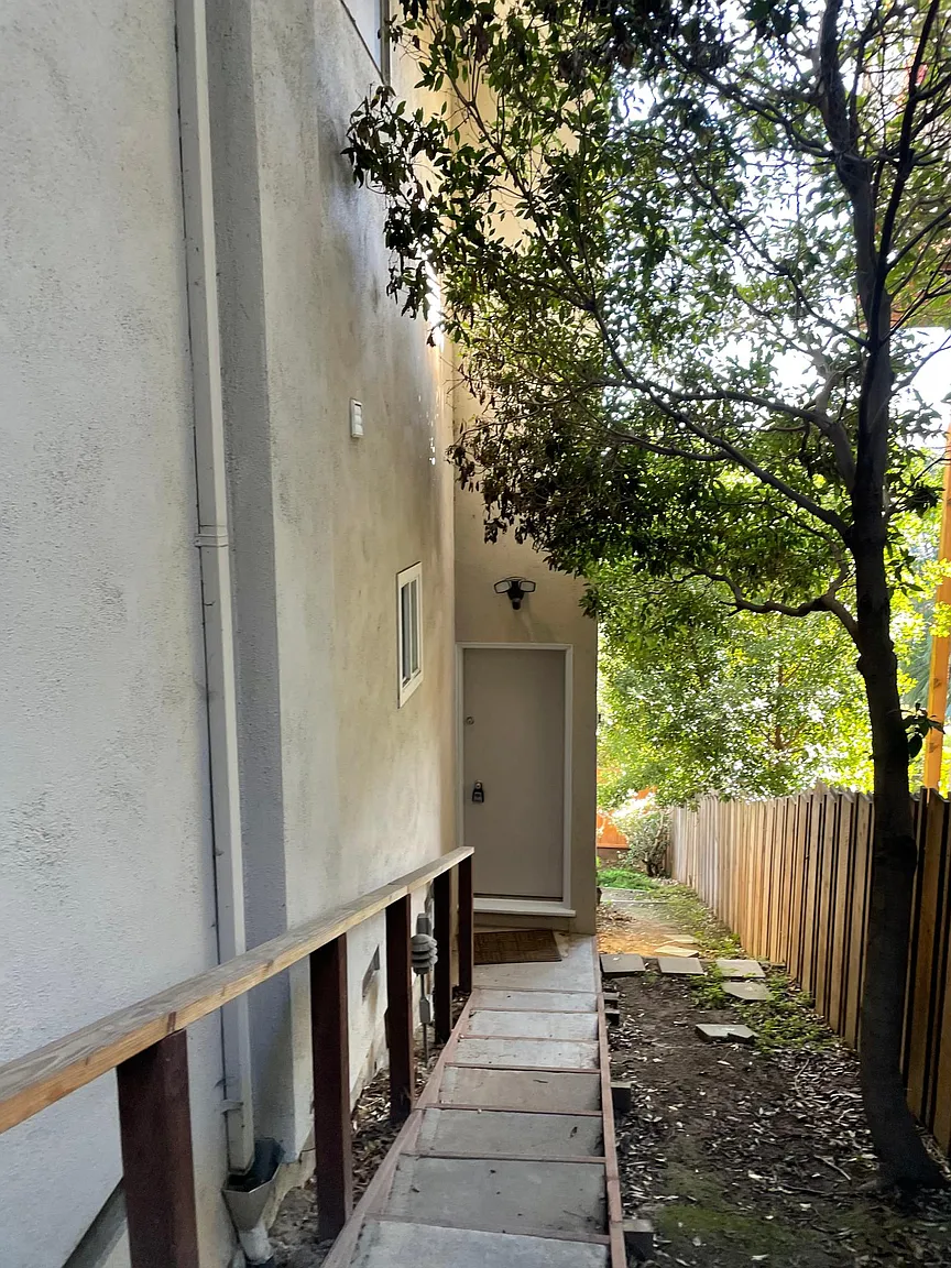 152 Trinity Rd photo 1