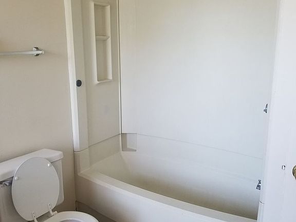 5th image of 216 W 70th St APT 3