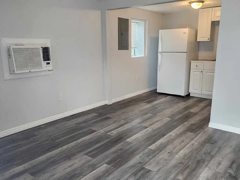 278 NE Ark Pl — Photo 9