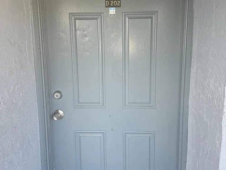 905 Southridge Rd #202D — Photo 3