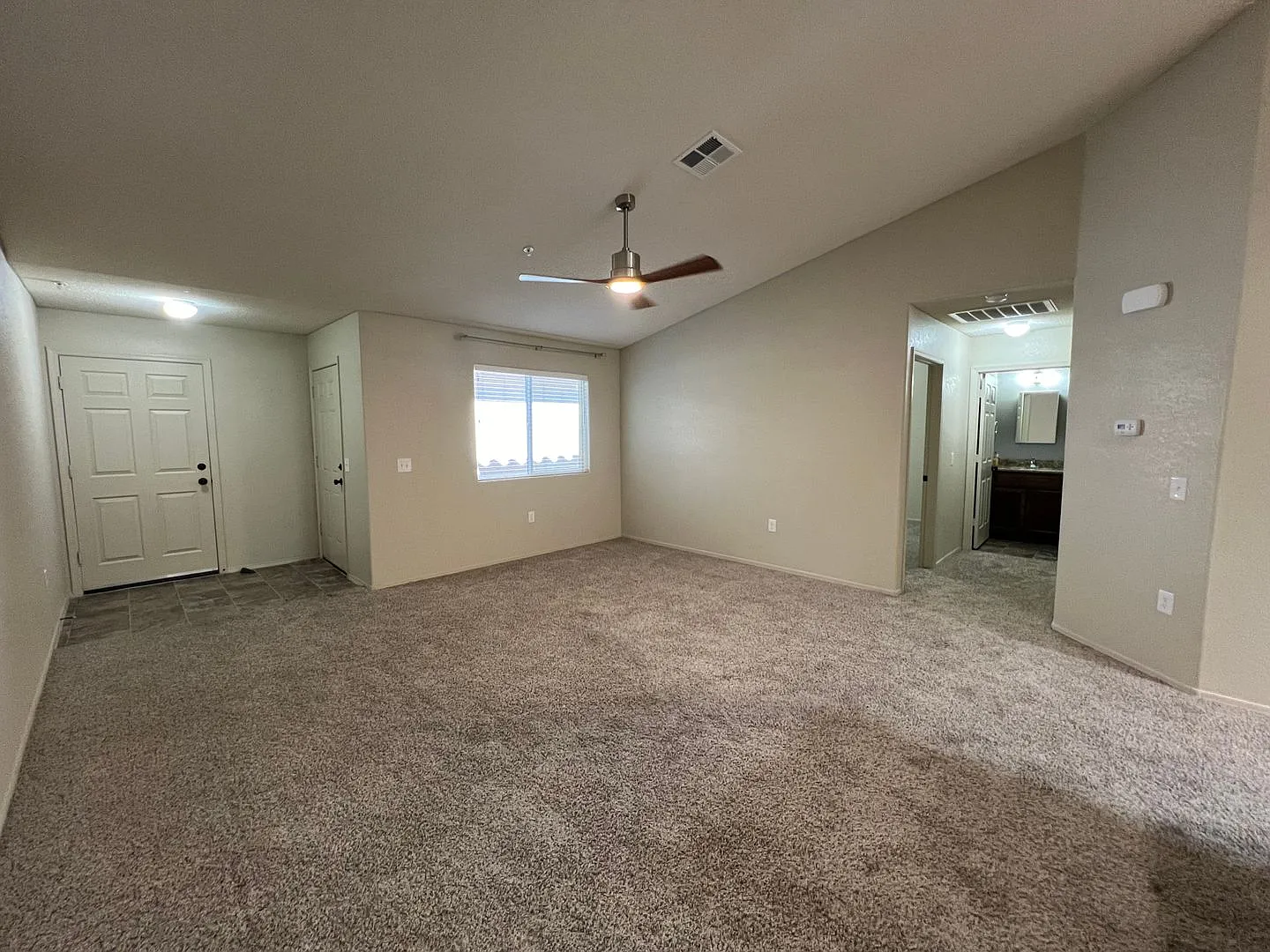 Very Nice 2 Bed 2 Bath Townhome! — Photo 4