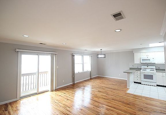 2nd image of 247 Terrace Ave Floor 2