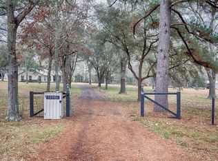 12986 Squirrel Tree Rd, Willis, TX 77318