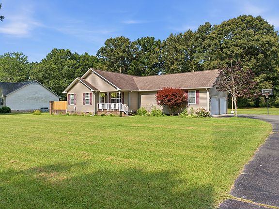 2nd image of 671 Circle Dr