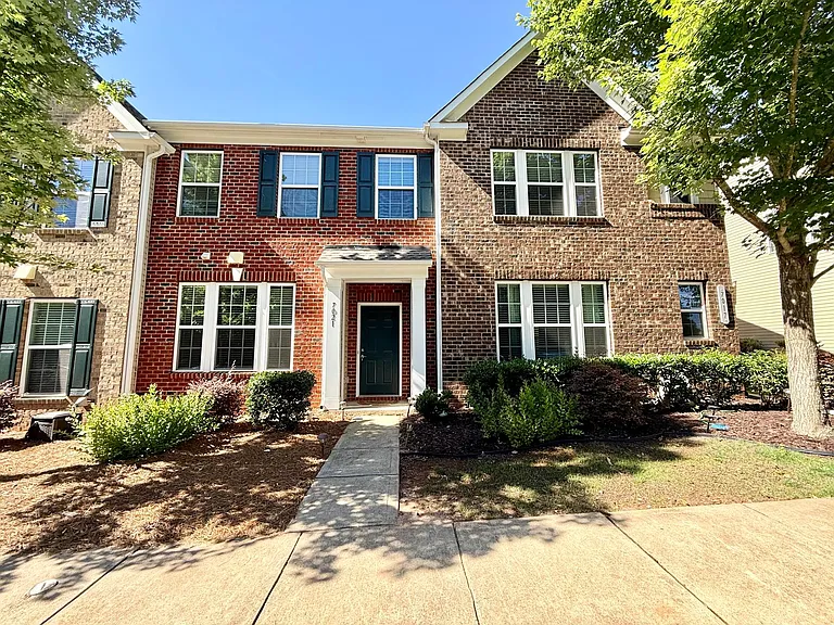 7021 Broughton Ln — Photo 1