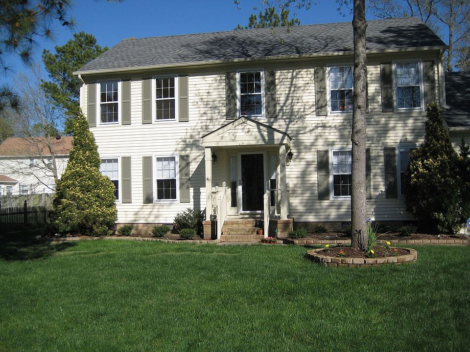 A spacious lot with an excellent lawn