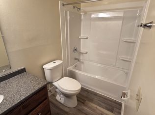 619 Meadow Ln #4, Burlington, WI 53105