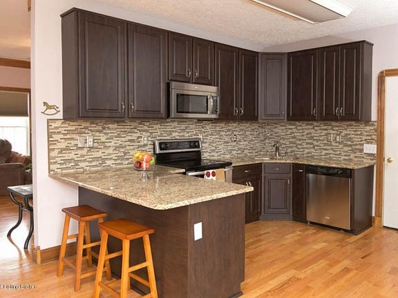4th image of 355 Cedar Place Dr