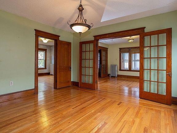3rd image of 47 Devens St Floor 2
