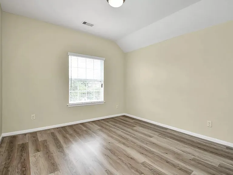 6315 Bain Dr — Photo 33