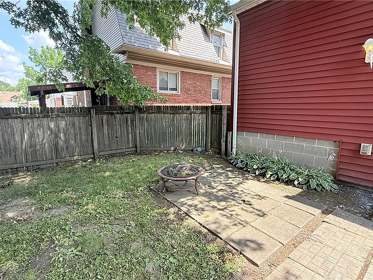 592 Lindell St — Photo 11