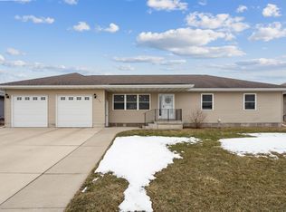 703 Juniper Dr, Independence, IA