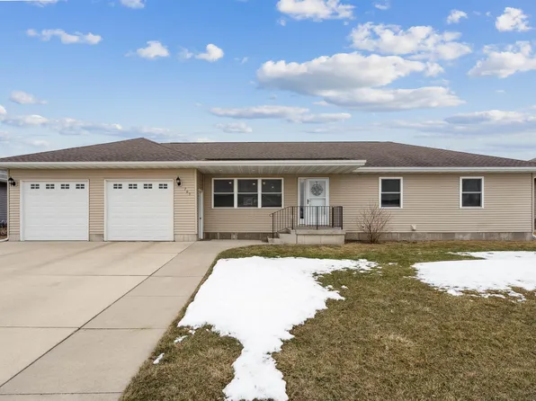 703 Juniper Dr, Independence, IA 50644