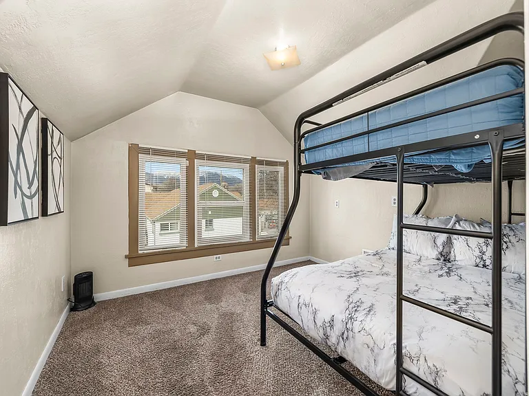 422 N 1280 W — Photo 10