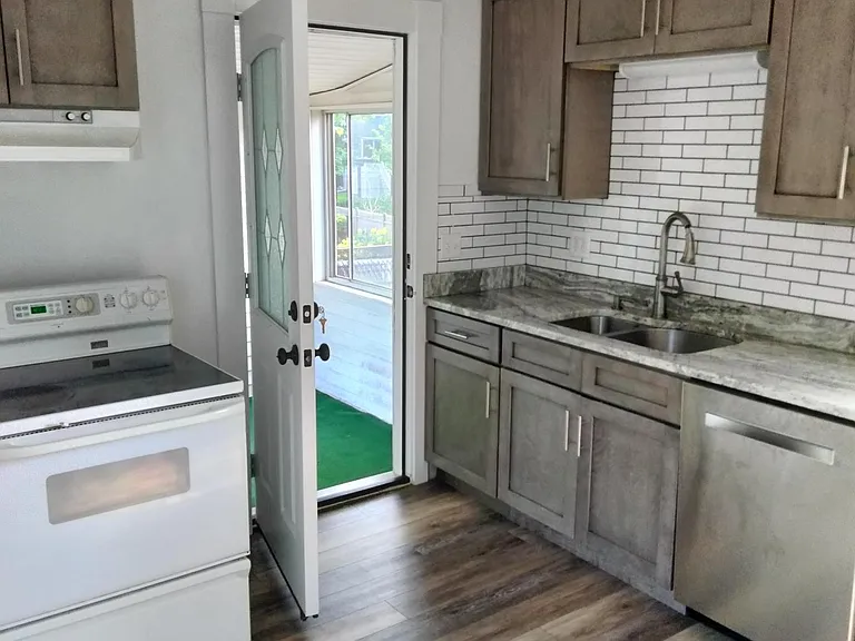 16 Church St #3 — Photo 2