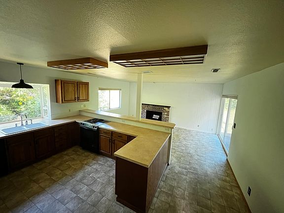 2nd image of 7620 NE Meadowmeer Ln