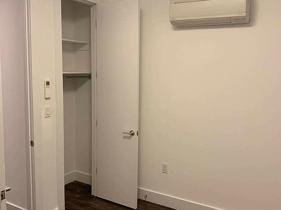 5th image of 307 Jefferson St APT 2L