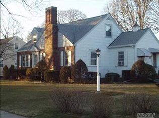 31 Keller St, Valley Stream, NY 11580
