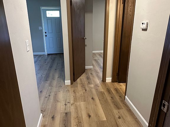 4th image of 518 Lakeview Heights Dr #B
