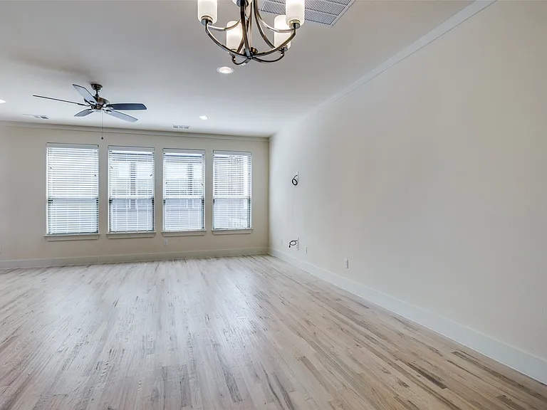 4316 Hartford St #31 — Photo 9
