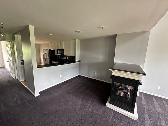4th image of 176 Club House Cir