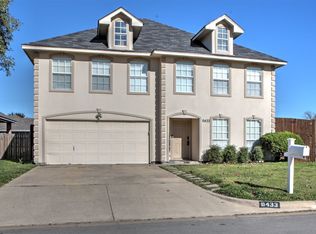 8433 Ruthette Dr, North Richland Hills, TX 76182