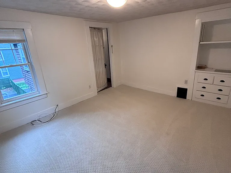 Living room to private entrance