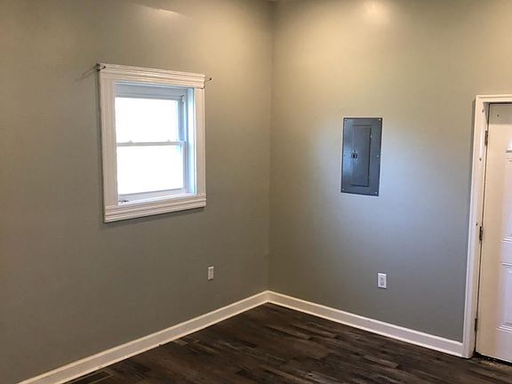 5th image of 313 Main St #1