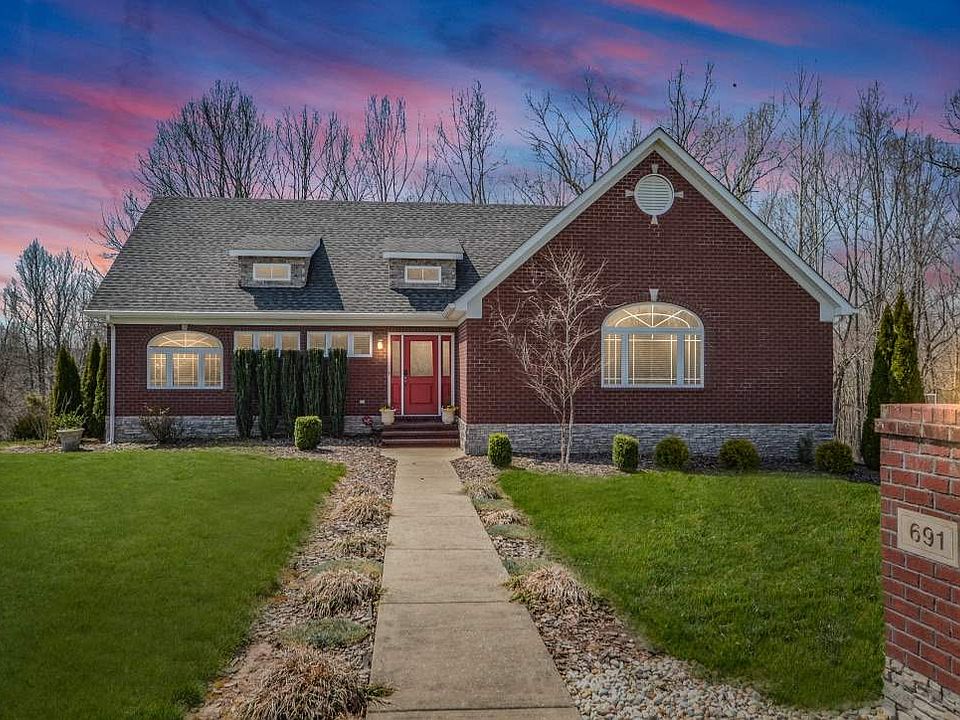 1st image of 691 Lake Forest Dr