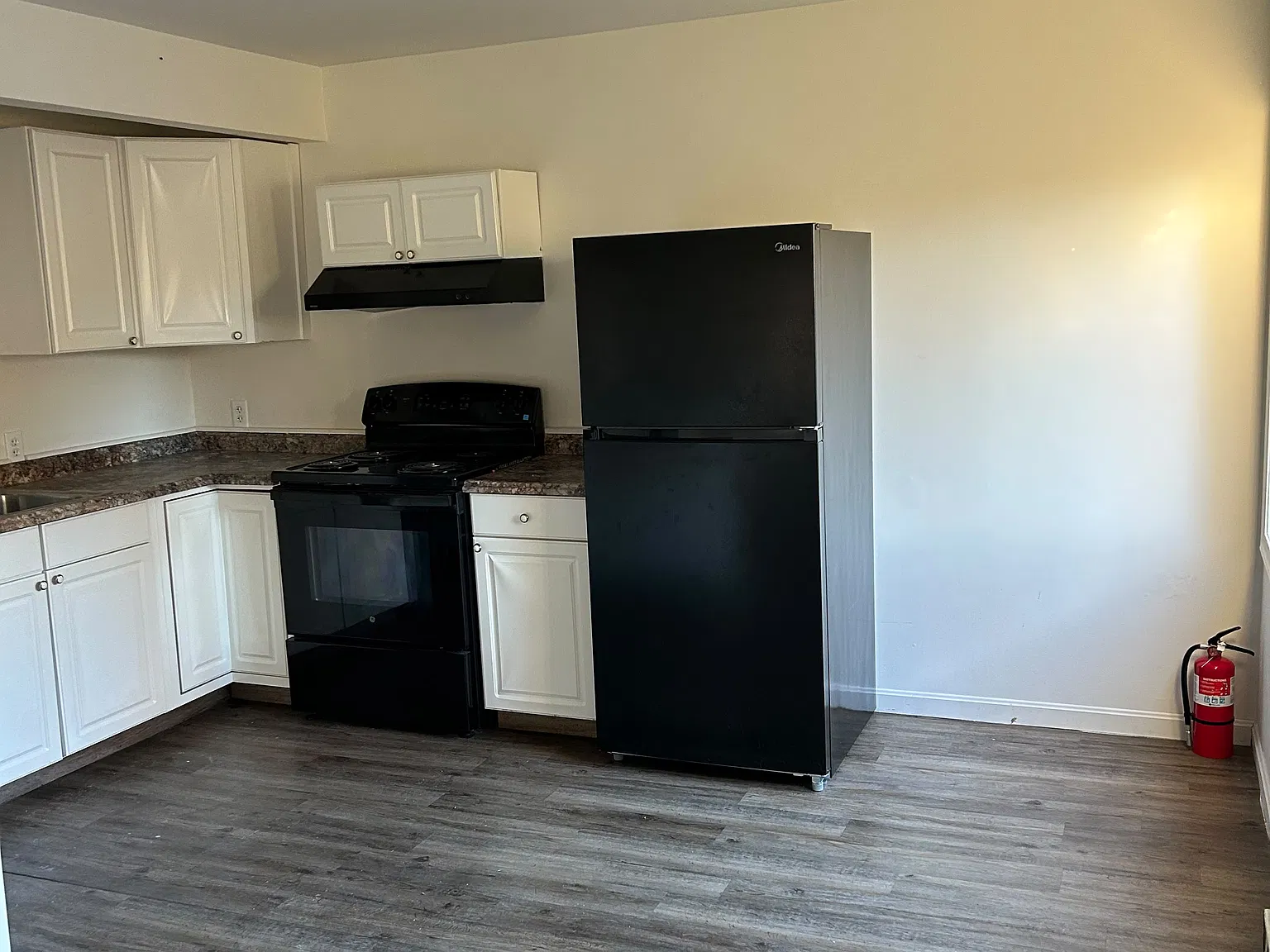2 bed, 984 sqft, $1,750 — Photo 1